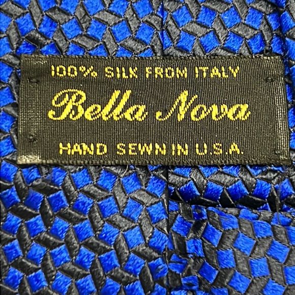Vintage Bella Nova Neck Tie 100% Silk from Italy Hand Sewn in USA Blue Black - Picture 5 of 9